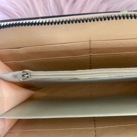 Stylish Paris Vibe Faux Leather Zip Around Wallet with Many Pockets/Card Slots - Picture 9 of 10